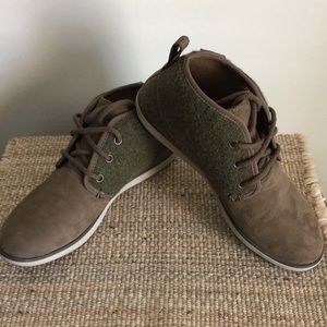 Merrell, lace up sport shoes 👞, clean, new